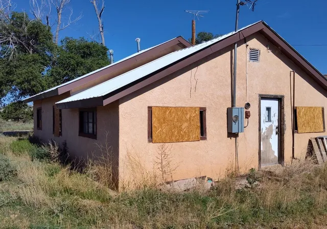 Photo 4 of Sale Pending at 300 N Roosevelt Ave, Mountainair, NM 87036 | MLS# 1086198 | Listing updated on 2026-08-06