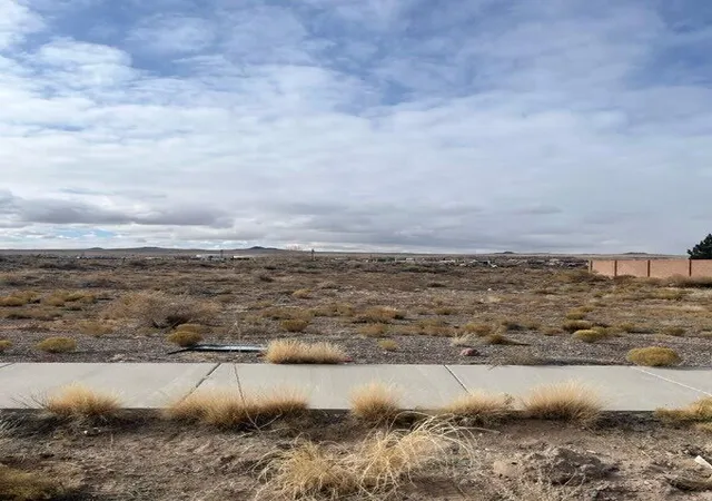 Photo 4 of Sale Pending at 7827 Aguila St NW, Albuquerque, NM 87120 | MLS# 1087794 | Listing updated on 2026-08-27