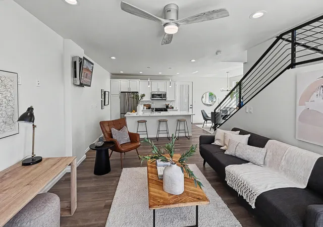 Photo 4 of Townhouse for sale at 233 Stover Ave Sw, Albuquerque, NM 87102 | MLS# 1088822 | Listing updated on 2026-08-27