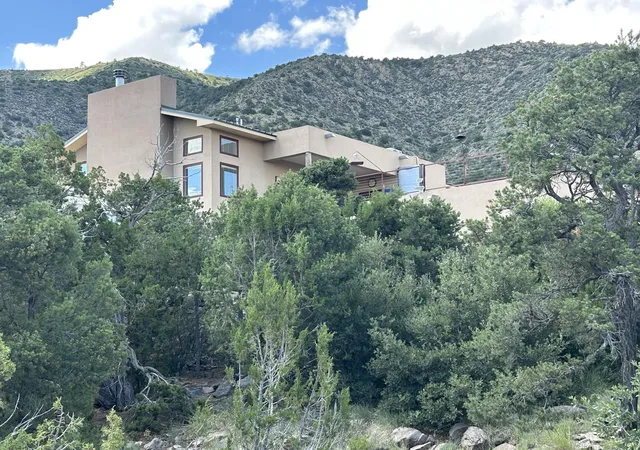 Photo 1 of Single family home for sale at 30 Skyview Ln, Edgewood, NM 87015 | MLS# 1088982 | Listing updated on 2026-08-17