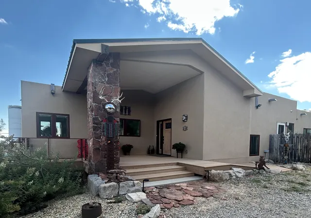Photo 2 of Single family home for sale at 30 Skyview Ln, Edgewood, NM 87015 | MLS# 1088982 | Listing updated on 2026-08-17