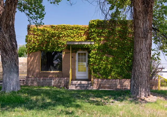 Homes for sale in Albuquerque, NM | 204 Carlisle Blvd Ne, Albuquerque, NM 87106 | MLS# 1089778