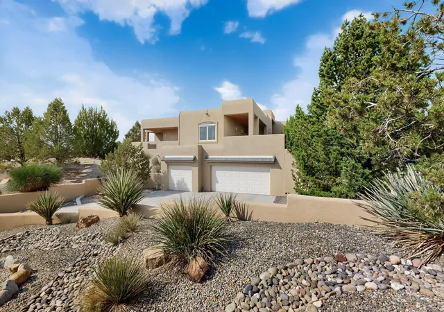 Photo 1 of Single family home for sale at 5 Basketweaver Ct, Placitas, NM 87043 | MLS# 1090149 | Listing updated on 2026-08-13