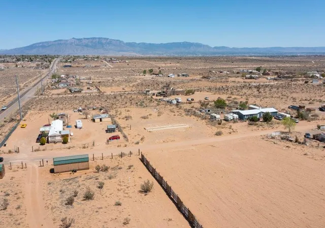 Photo 4 of Sale Pending at 1004 11Th St Sw, Rio Rancho, NM 87124 | MLS# 1090764 | Listing updated on 2026-06-08