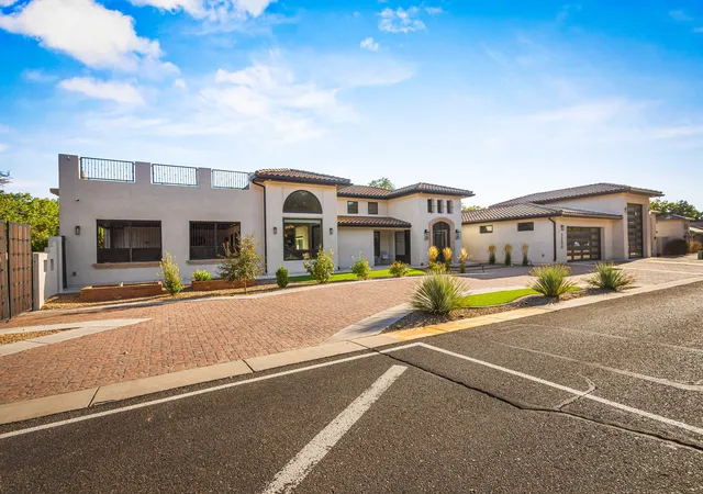 3rd image of 3200 Calle Vigo Nw, Albuquerque, NM 87104 | MLS# 1091135