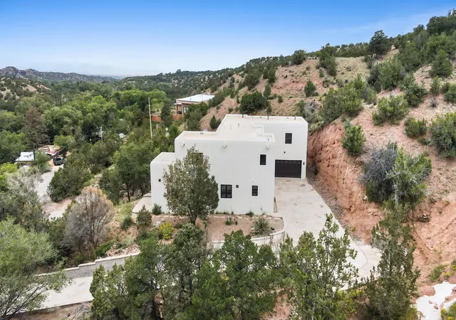 2nd image of 1339 Bishops Lodge Road, Santa Fe, NM 87506 | MLS# 1092307