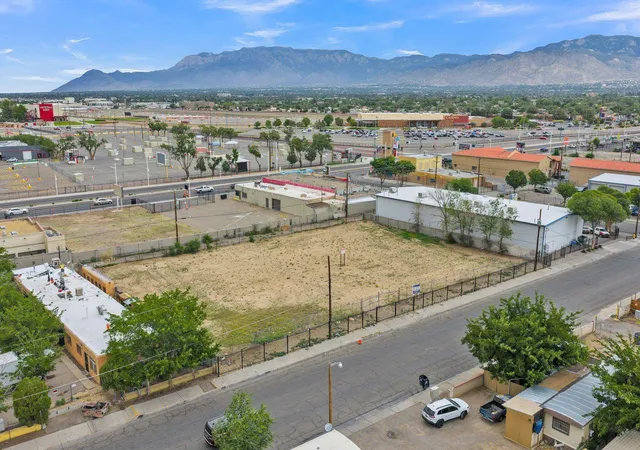 2nd image of 6525 Cochiti Rd Se, Albuquerque, NM 87108 | MLS# 1092528