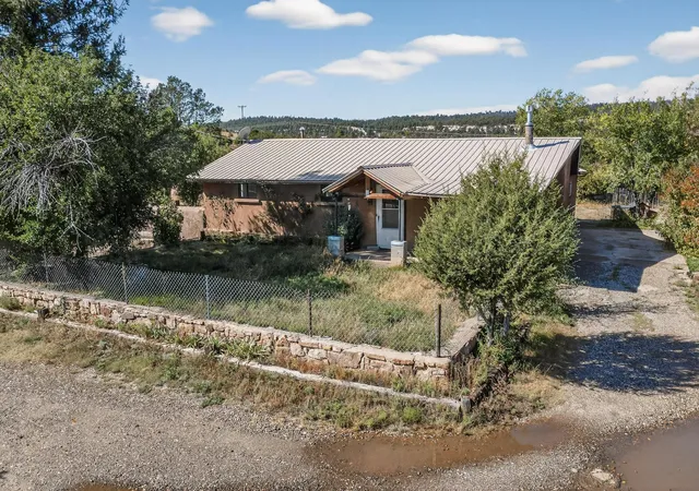 Photo 3 of Single family home for sale at 1120 Tecolote St, Las Vegas, NM 87701 | MLS# 1092840 | Listing updated on 2026-08-18
