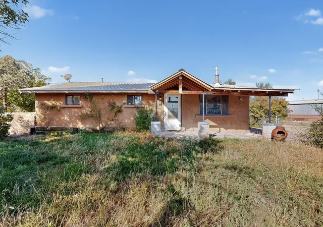 Photo 4 of Single family home for sale at 1120 Tecolote St, Las Vegas, NM 87701 | MLS# 1092840 | Listing updated on 2026-08-18