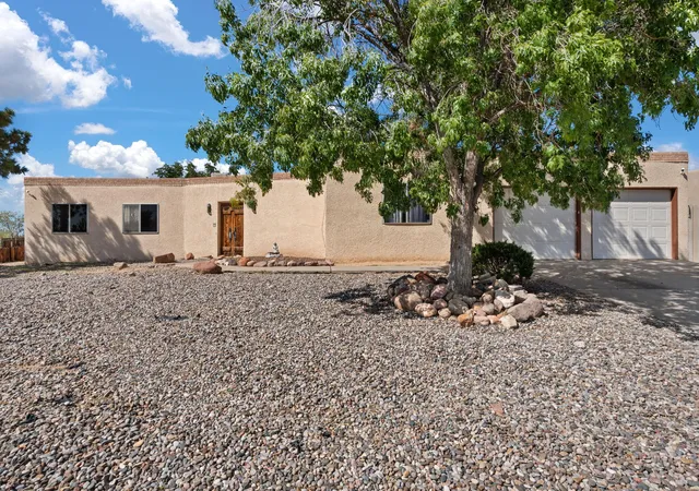 2nd image of 817 Oreja De Oro Dr Se, Rio Rancho, NM 87124 | MLS# 1093246