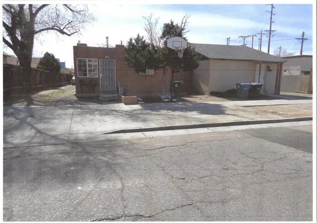 Homes for sale in Albuquerque, NM | 810 Roma Ave Nw, Albuquerque, NM 87102 | MLS# 1093271