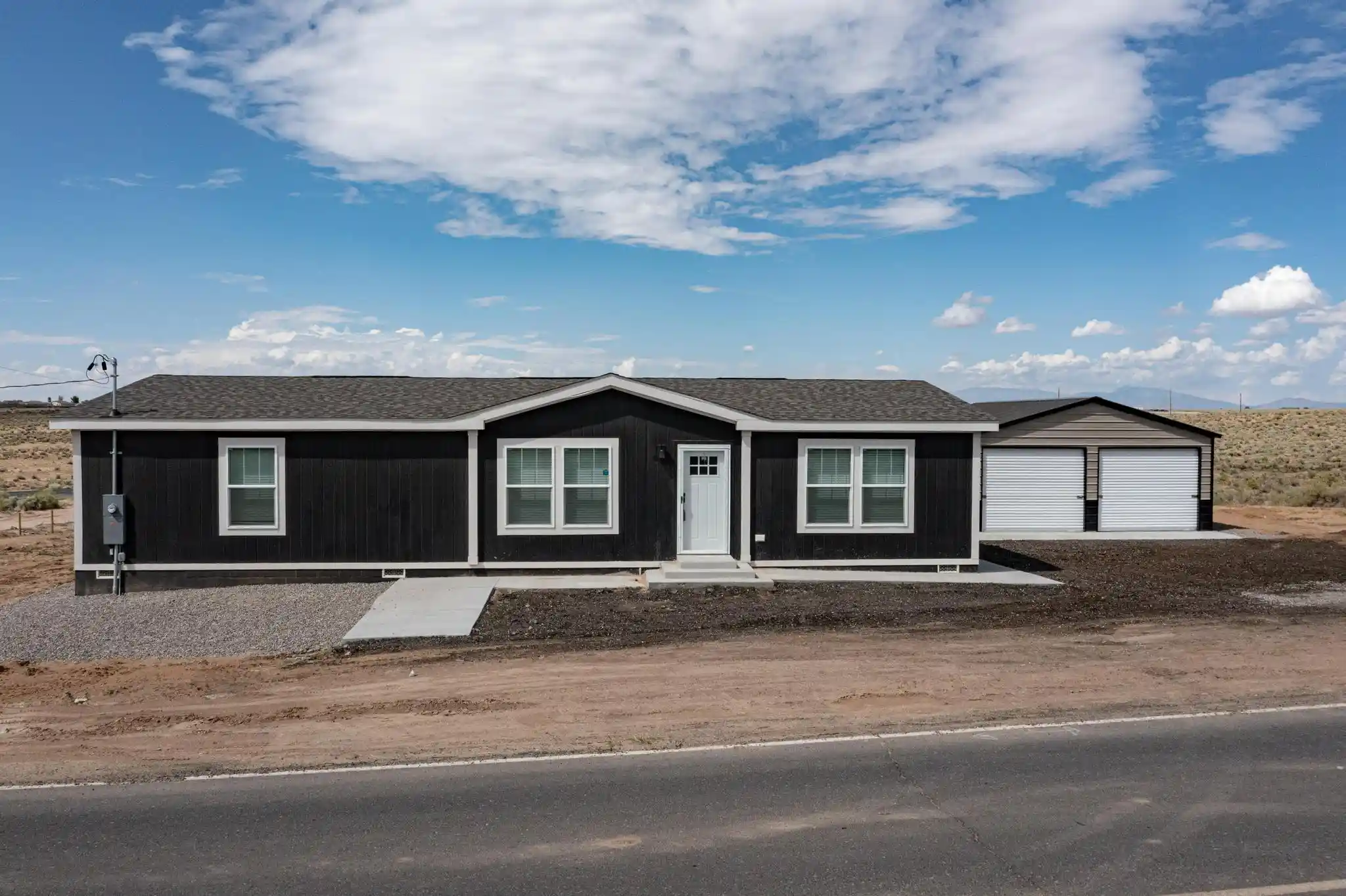 Photo 1 of Sale Pending at 51 Airport Dr, Los Lunas, NM 87031 | MLS# 1093886 | Listing updated on 2026-10-21