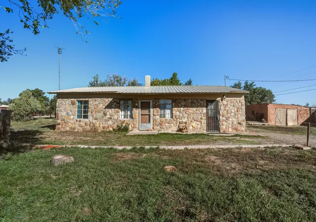 Homes for sale in Mountainair, NM | 403 Pinon St, Mountainair, NM 87036 | MLS# 1094103