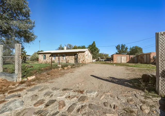 Homes for sale in Mountainair, NM | 403 Pinon St, Mountainair, NM 87036 | MLS# 1094103