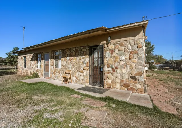 Homes for sale in Mountainair, NM | 403 Pinon St, Mountainair, NM 87036 | MLS# 1094103