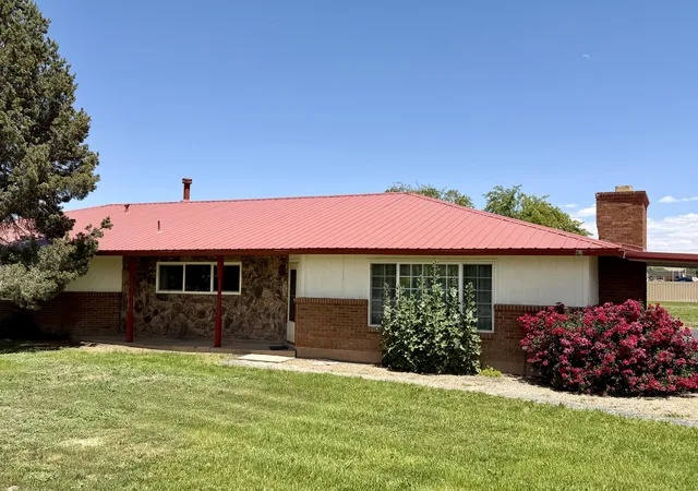 Homes for sale in Bosque Farms, NM | 1110 Ranchero Rd, Bosque Farms, NM 87068 | MLS# 1094139