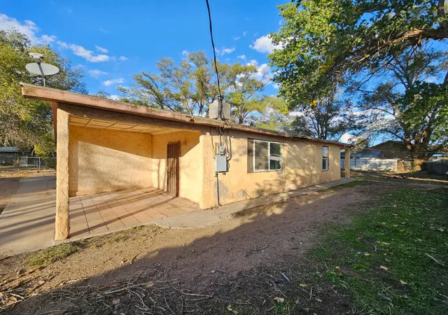 Homes for sale in Los Lunas, NM | 22 Miguel Rd, Los Lunas, NM 87031 | MLS# 1094456