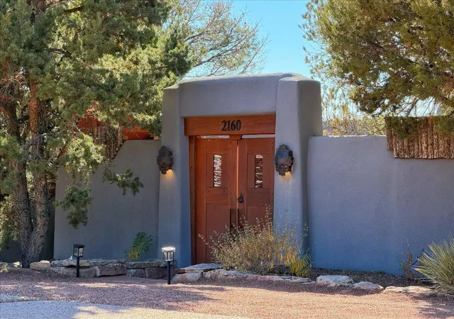 Homes for sale in Santa Fe, NM | 2160 Paseo Iglesias Ne, Santa Fe, NM 87501 | MLS# 1094508