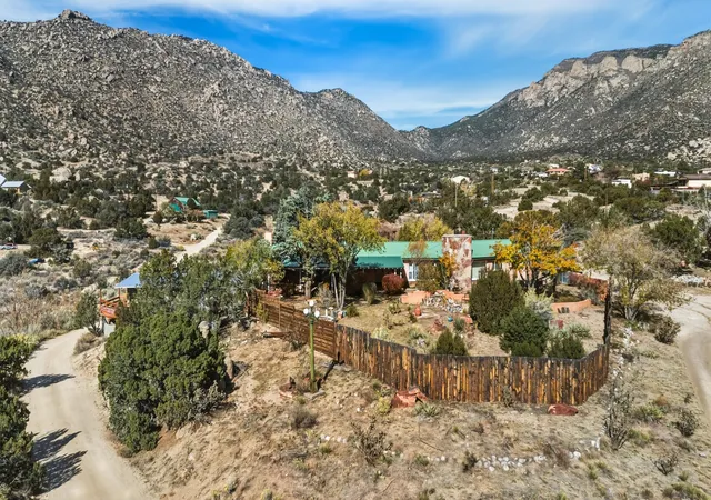 3rd image of 24 Matisse Rd, Albuquerque, NM 87123 | MLS# 1094511