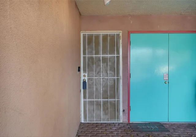 Photo 3 of Townhouse for sale at 560 Aztec Rd Nw, Albuquerque, NM 87107 | MLS# 1094678 | Listing updated on 2026-08-26