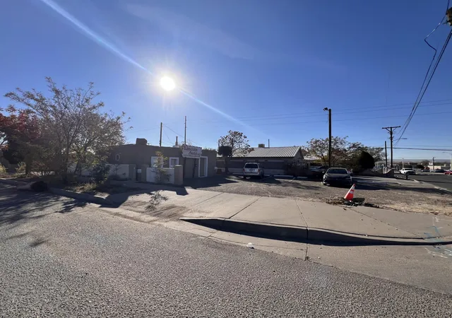 3rd image of 524 Gibson Blvd Se, Albuquerque, NM 87102 | MLS# 1095124