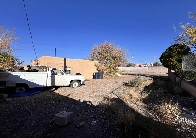5th image of 524 Gibson Blvd Se, Albuquerque, NM 87102 | MLS# 1095124