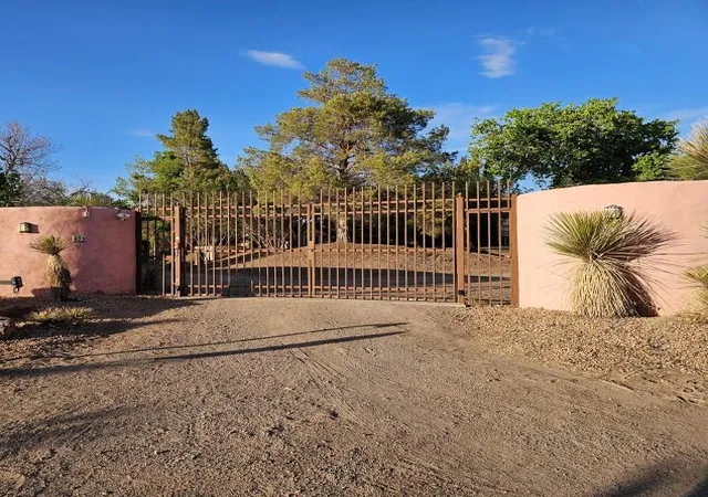 Photo 3 of Single family home for sale at 625 Camino De Corrales Del Norte NE, Corrales, NM 87048 | MLS# 1095453 | Listing updated on 2026-08-27