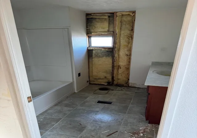 Photo 4 of Manufactured home for sale at 7112 Pan American NE #20, Albuquerque, NM 87109 | MLS# 1096097 | Listing updated on 2026-08-12