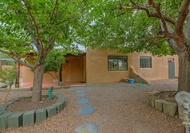 2nd image of 616 17th St Nw, Albuquerque, NM 87104 | MLS# 1096191