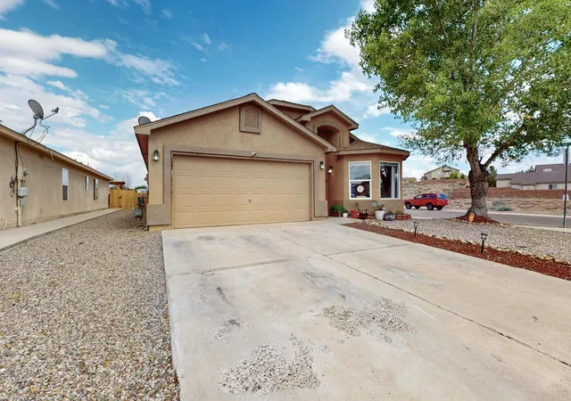 Homes for sale in Los Lunas, NM | 108 Avenida Jardin, Los Lunas, NM 87031 | MLS# 1097034