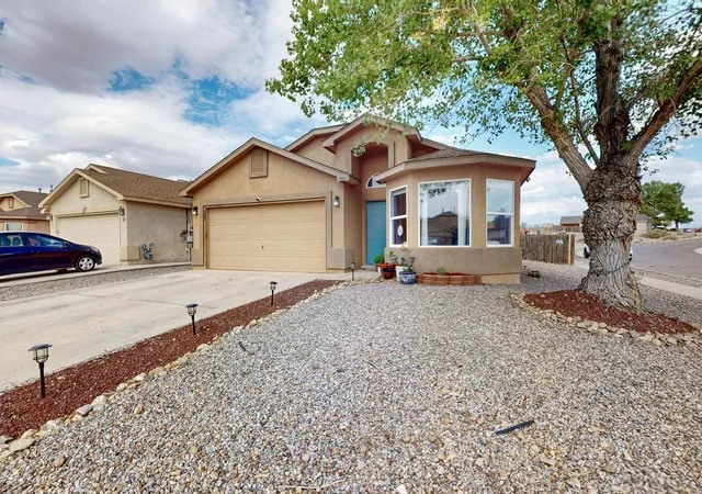 Homes for sale in Los Lunas, NM | 108 Avenida Jardin, Los Lunas, NM 87031 | MLS# 1097034