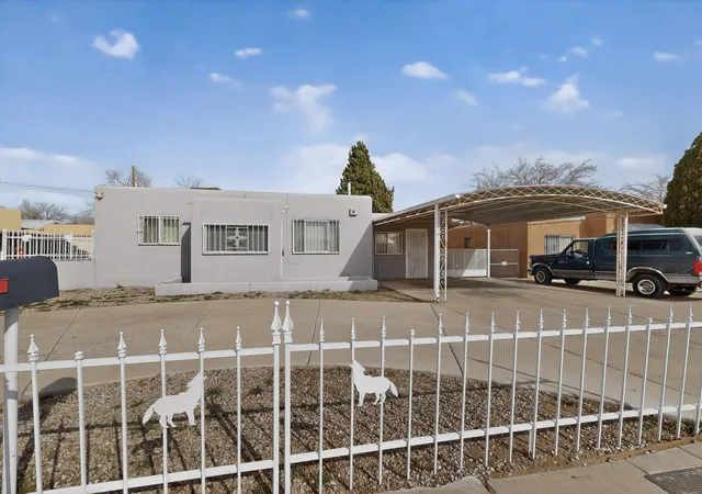 Photo 3 of Sale Pending at 513 Ponderosa Ave Nw, Albuquerque, NM 87107 | MLS# 1097220 | Listing updated on 2026-09-01