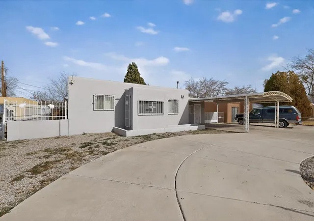 Photo 3 of Sale Pending at 513 Ponderosa Ave NW, Albuquerque, NM 87107 | MLS# 1097220 | Listing updated on 2026-09-01
