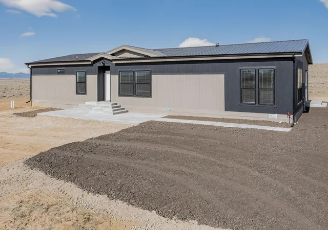 Homes for sale in Moriarty, NM | 97 Cattle Loop, Moriarty, NM 87035 | MLS# 1097439