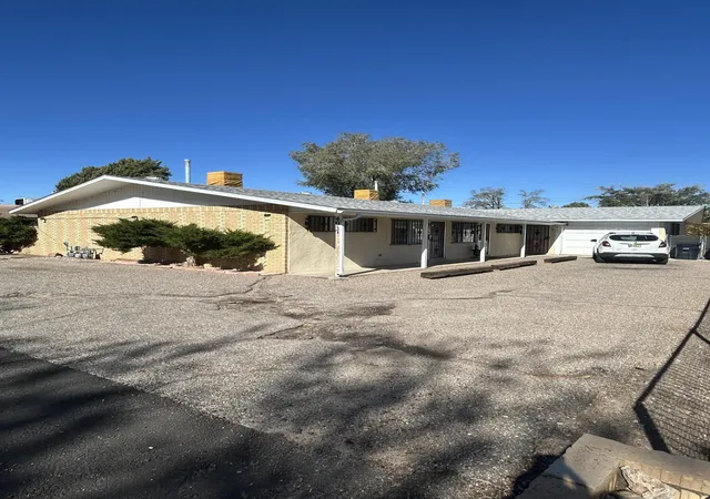 Photo 2 of Multi family home for sale at 4017 Thaxton Ave Se, Albuquerque, NM 87108 | MLS# 1097572 | Listing updated on 2026-07-22