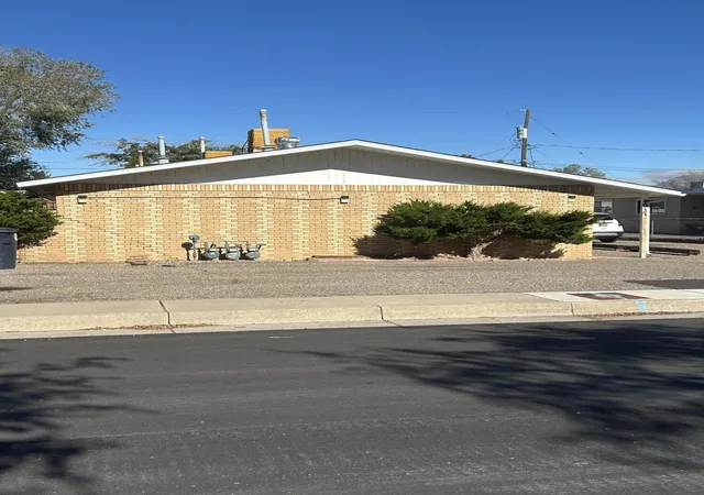 Photo 3 of Multi family home for sale at 4017 Thaxton Ave Se, Albuquerque, NM 87108 | MLS# 1097572 | Listing updated on 2026-07-22