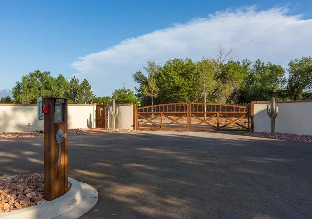 10th image of 390 Pueblito Ln, Corrales, NM 87048 | MLS# 1097657