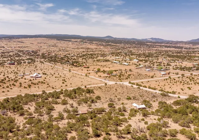 2nd image of E 1/2 Nw 1/4 Rd Entranosa Rd, Edgewood, NM 87015 | MLS# 1097813