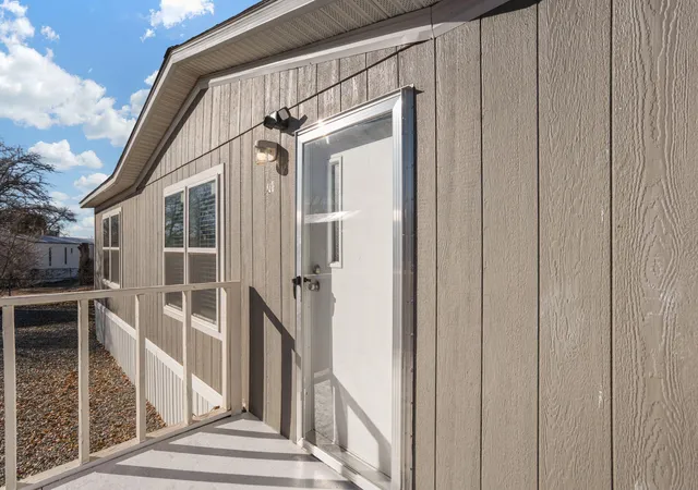 Photo 2 of Manufactured home for sale at 8401 Pan American NE #320, Albuquerque, NM 87113 | MLS# 1097823 | Listing updated on 2026-07-21