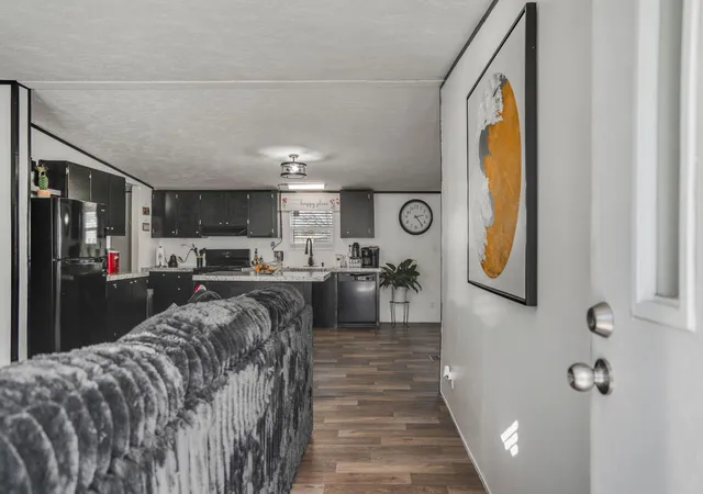 Photo 3 of Manufactured home for sale at 8401 Pan American NE #320, Albuquerque, NM 87113 | MLS# 1097823 | Listing updated on 2026-07-21