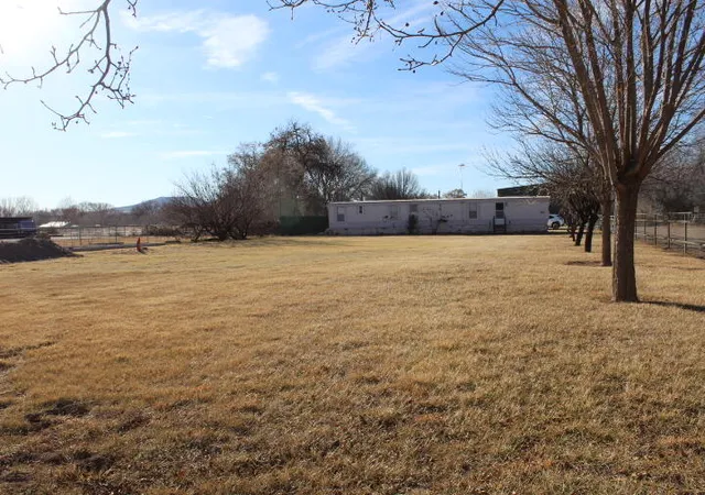 Photo 2 of Sale Pending at 401 Chantelly Ln, Los Lunas, NM 87031 | MLS# 1097944 | Listing updated on 2026-08-22