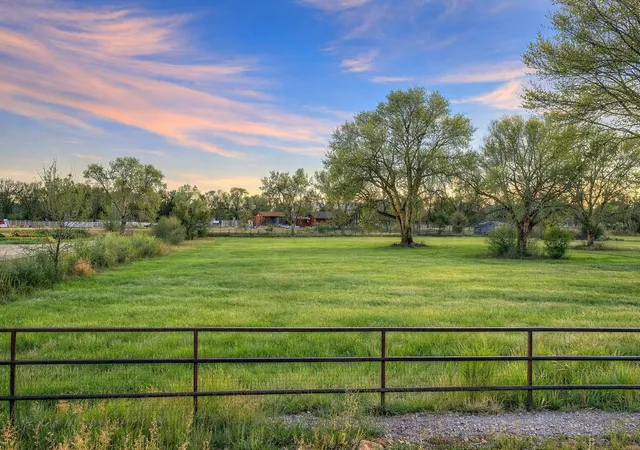 Photo 1 of Sale Pending at 916 Chamisal Rd Nw, Albuquerque, NM 87107 | MLS# 1097976 | Listing updated on 2026-07-22
