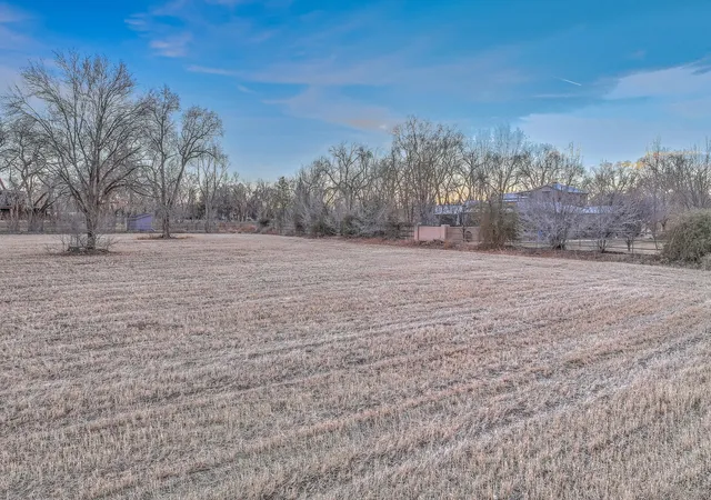 Photo 4 of Sale Pending at 916 Chamisal Rd NW, Albuquerque, NM 87107 | MLS# 1097976 | Listing updated on 2026-07-22