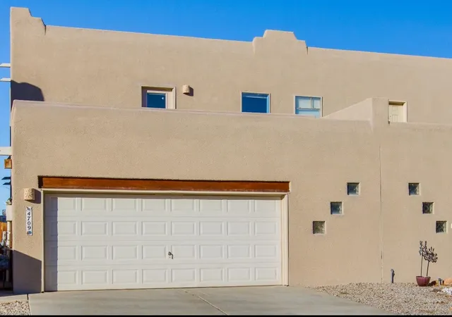 Photo 3 of Townhouse for sale at 4709 Spanish Sun Ave NE, Albuquerque, NM 87110 | MLS# 1097992 | Listing updated on 2026-08-25