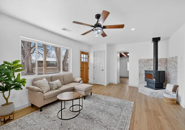 Photo 3 of Sale Pending at 1067 Highway 314 Nw, Los Lunas, NM 87031 | MLS# 1098149 | Listing updated on 2026-08-25