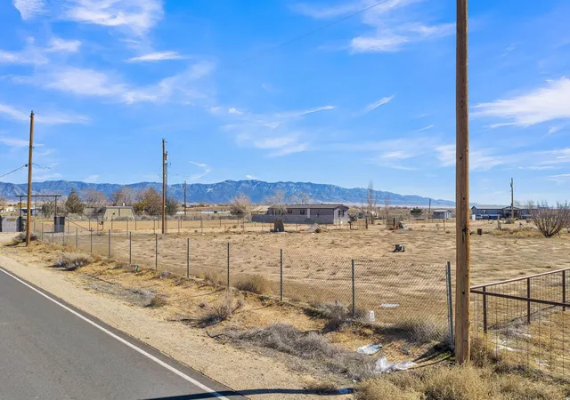 Homes for sale in Los Lunas, NM | 98 Van Camp Blvd, Los Lunas, NM 87031 | MLS# 1098155