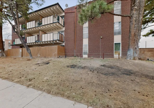 Homes for sale in Albuquerque, NM | 1100 Alvarado Dr Se #APT 104, Albuquerque, NM 87108 | MLS# 1098338