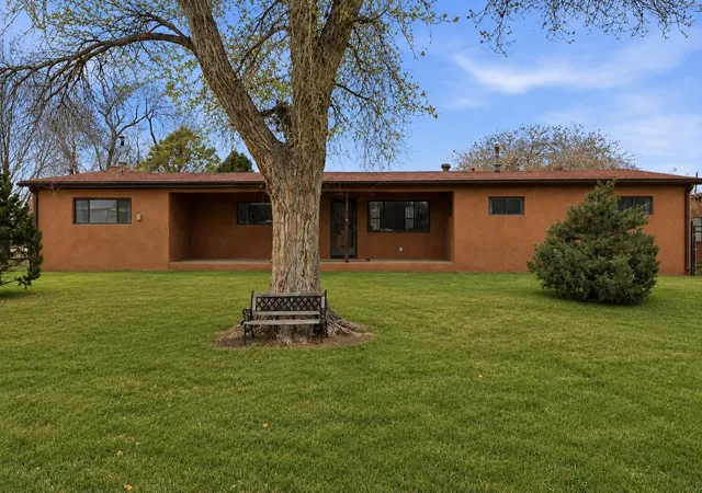 Homes for sale in Bosque Farms, NM | 965 W Bosque Loop, Bosque Farms, NM 87068 | MLS# 1098362