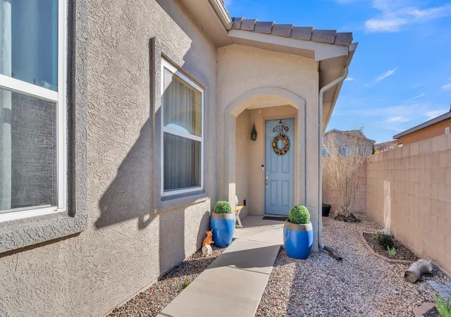 Photo 4 of Single family home for sale at 331 Rio Chama Cir SW, Los Lunas, NM 87031 | MLS# 1098574 | Listing updated on 2026-08-01