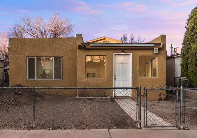 Photo 3 of Multi family home for sale at 907 Coal Ave Sw, Albuquerque, NM 87102 | MLS# 1098715 | Listing updated on 2026-08-27